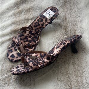 Dolce Vita  Davino Cheetah Kitten Heels Sandals size 8